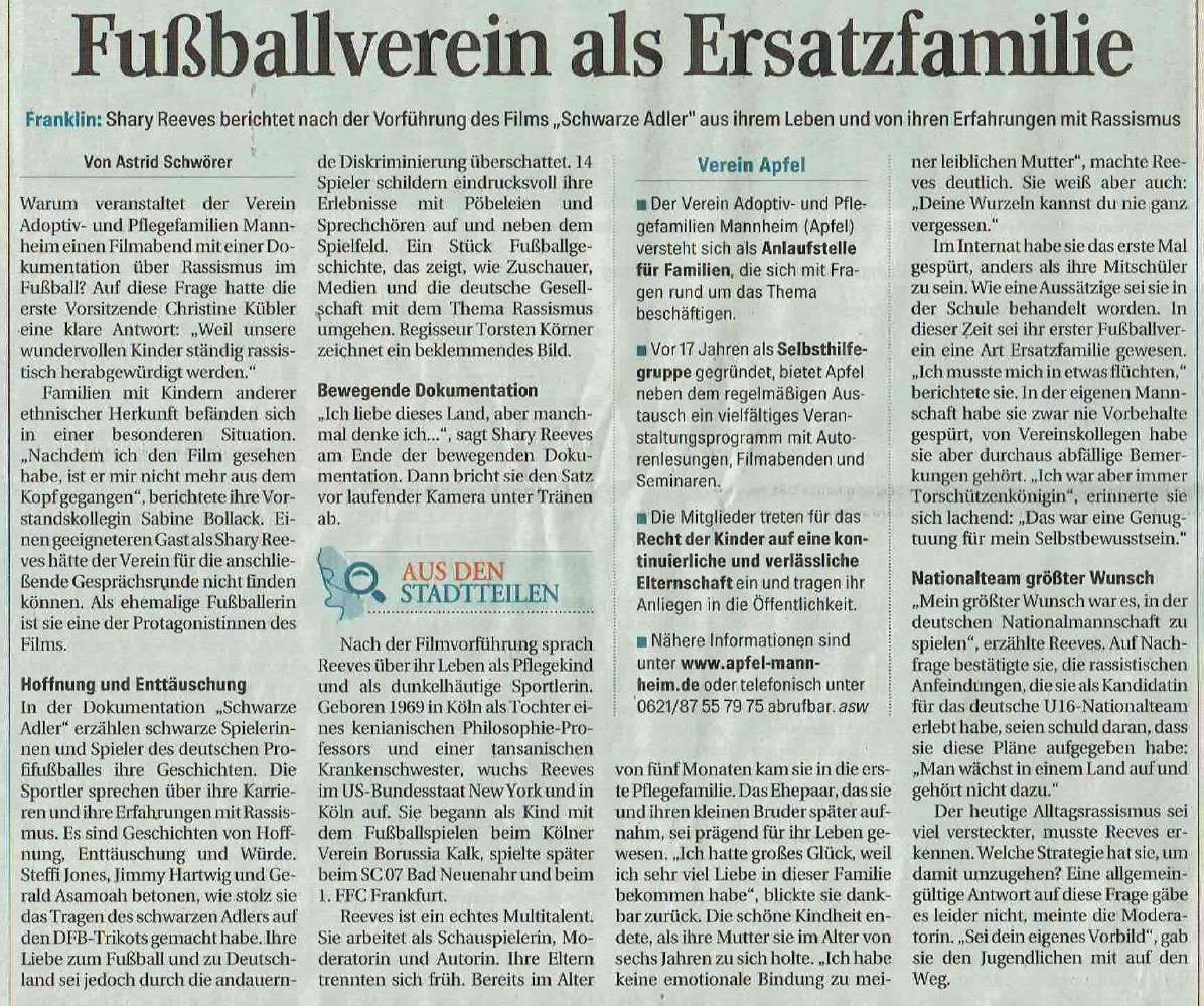 Zeitungsartikel über Filmvorführung und Rassismusdiskussion.